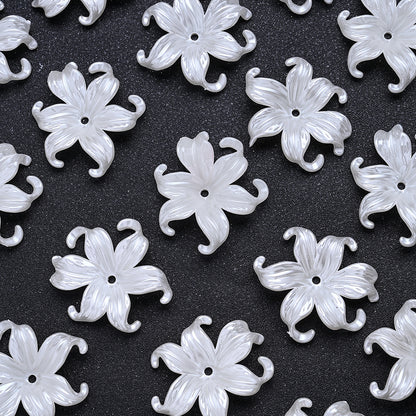 40x45mm White Acrylic Waterweed Flower Beads
