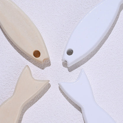 2pcs 2x7.9cm Fish-Shaped Wooden Beads